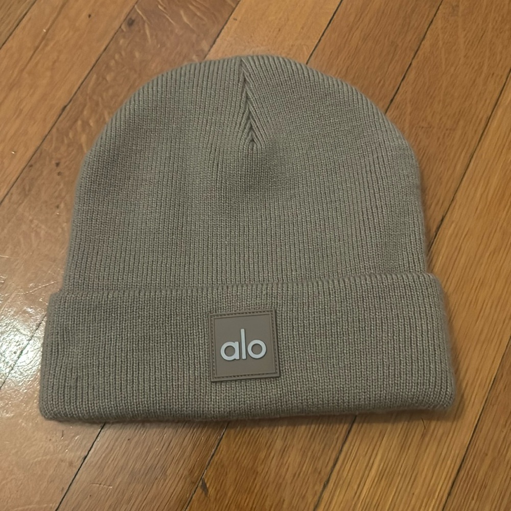 Tan alo beanie